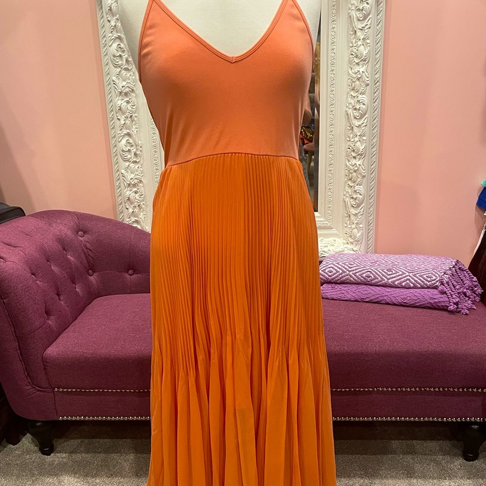Super cute TShirt top dress with pleated chiffon skirt.
